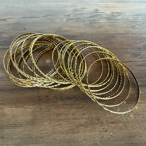 Metal Bangle Bracelets ⭐️ - Picture 3 of 5